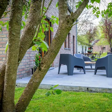 Valy 4 Adultes Et 2 Enfants *