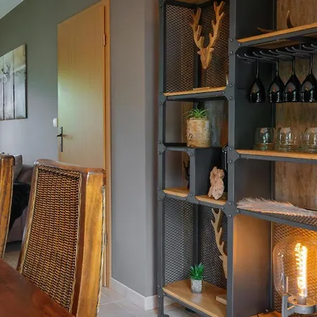 Valy 4 Adultes Et 2 Enfants