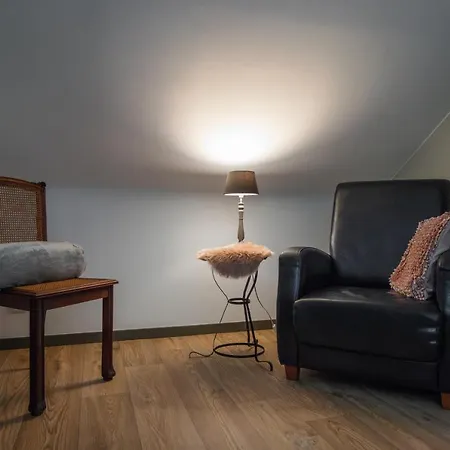 Valy 4 Adultes Et 2 Enfants *