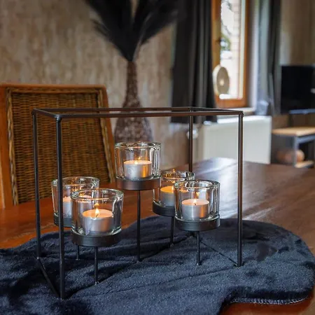 Valy 4 Adultes Et 2 Enfants *